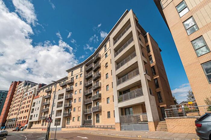 1 Bedroom Apartment For Sale In Bowman Lane, Leeds, LS10