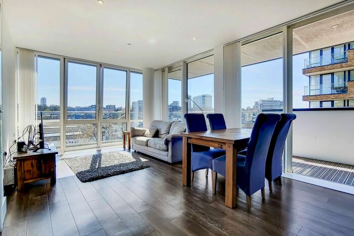 2 Bedroom Flat To Rent In Plumstead Road, Woolwich, London, SE18