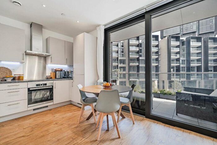 1 Bedroom Flat For Sale In Macclesfield Road, Clerkenwell, EC1V
