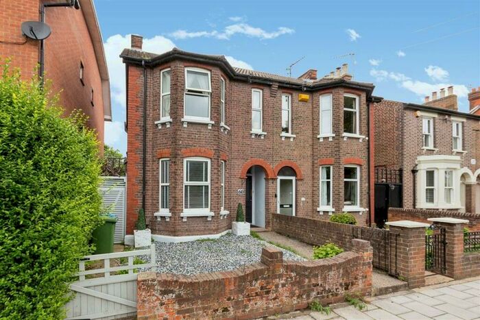 4 Bedroom House To Rent In Bierton Road, Aylesbury, HP20