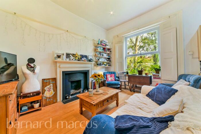 1 Bedroom Flat For Sale In Dagnall Park, London, SE25