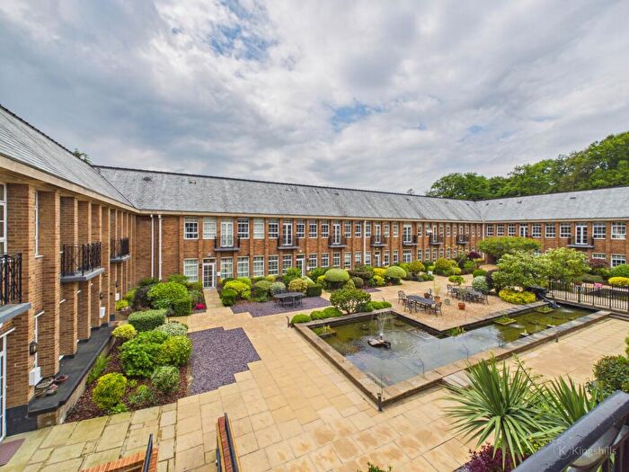 3 Bedroom Apartment For Sale In The Water Gardens, Hazlemere, HP15