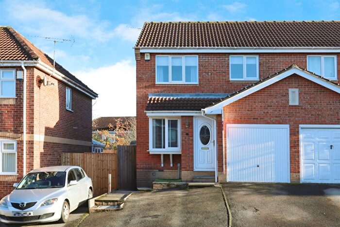 3 Bedroom Semi Detached House For Sale In Lancaster Walk, Worksop, S81