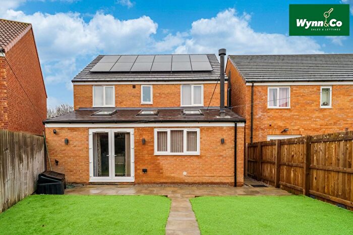 4 Bedroom Detached House For Sale In Ruby Street, Wakefield, WF1