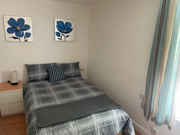 Studio To Rent In Victoria Road, Darlaston, WS10