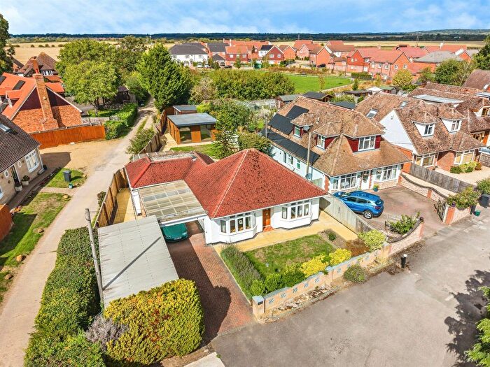 2 Bedroom Detached Bungalow For Sale In Abingdon Road, Drayton, Abingdon, OX14