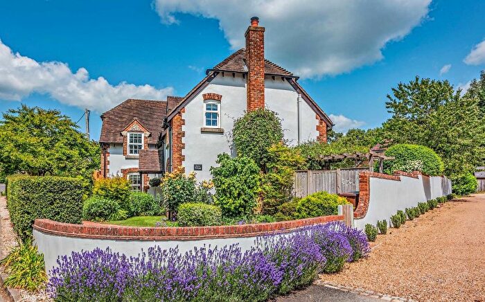 4 Bedroom Detached House For Sale In Hurst Lane, Owslebury, Winchester, Hampshire, SO21