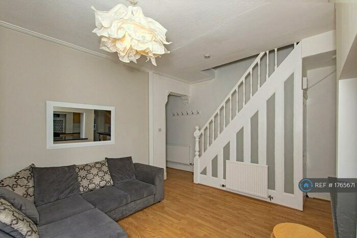 4 Bedroom End Of Terrace House To Rent In Connaught Road, Liverpool, L7