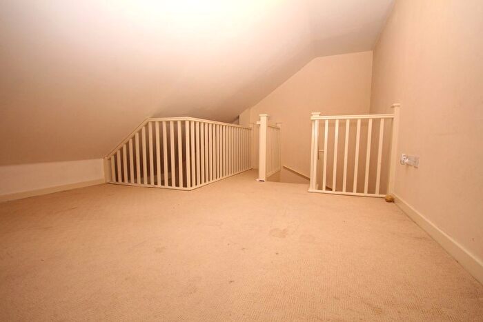 2 Bedroom Flat To Rent In Dunkerley Court, Birds Hill, Letchworth Garden City, SG6