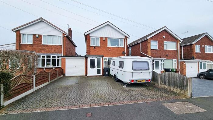 3 Bedroom Link Detached House For Sale In Beaudesert Road, Hollywood, B47