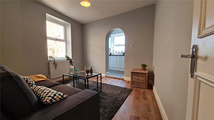 2 Bedroom Apartment To Rent In High Road, Willesden, NW10