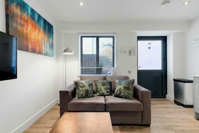 1 Bedroom Flat To Rent In Kings Road, Reading, RG1