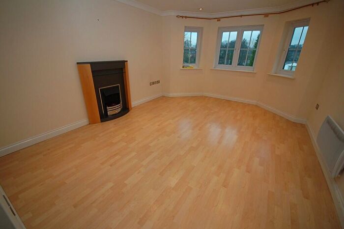 2 Bedroom Apartment To Rent In Brookhey, Hyde, SK14