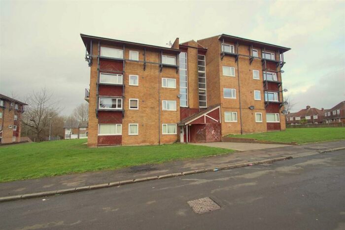 2 Bedroom Flat To Rent In Levens Garth, Leeds, LS15