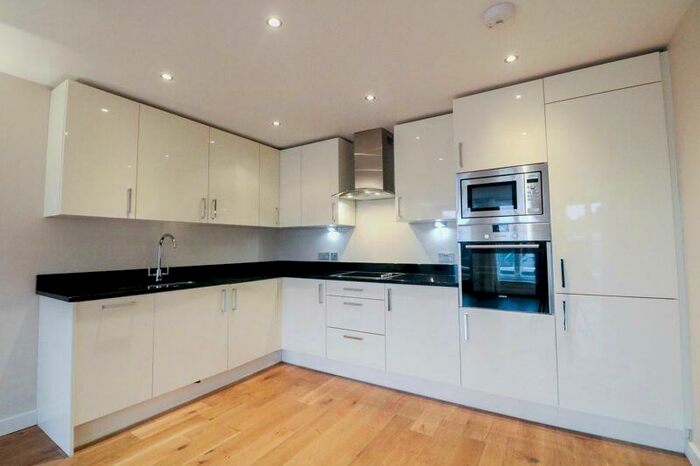 1 Bedroom Apartment To Rent In Situated The Heart Of Windsor Town Centre, SL4