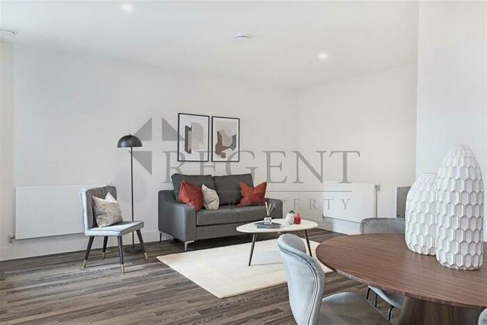 2 Bedroom Apartment To Rent In Fusion Apartments, Moulding Lane, SE14