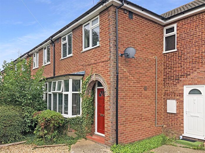 1 Bedroom Flat To Rent In Clinton Crescent, Aylesbury, HP21