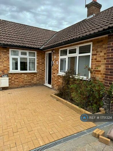 2 Bedroom Detached House To Rent In The Spinney Granville Road, London, N12