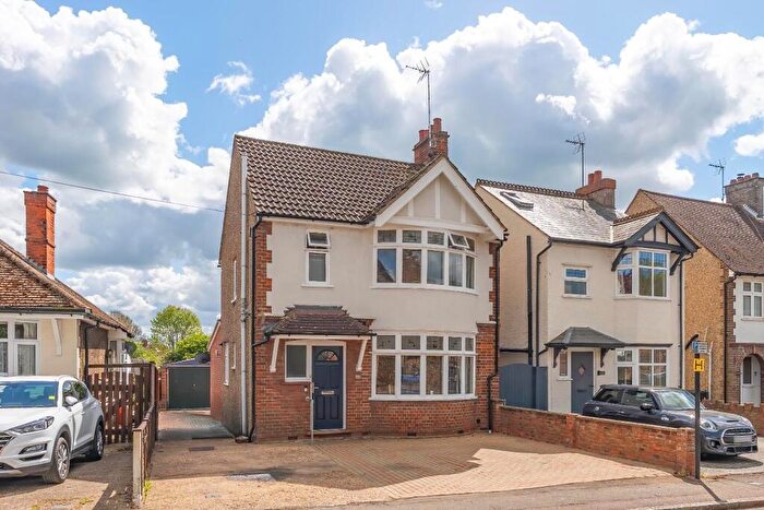 3 Bedroom Detached House For Sale In Wing Road, Leighton Buzzard, LU7