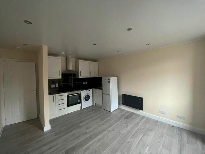 1 Bedroom Flat To Rent In /L, Dens Road, Dundee, DD3