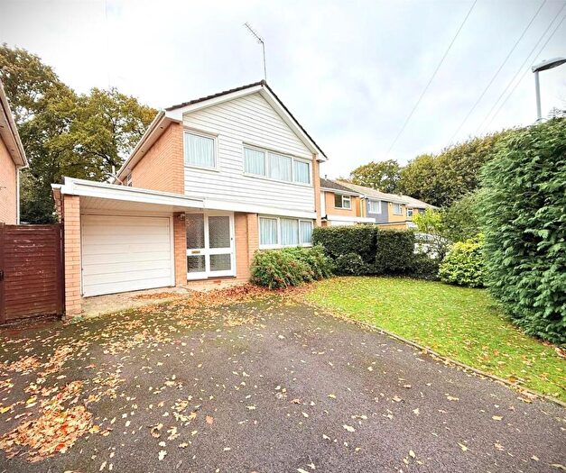 4 Bedroom Detached House For Sale In Sherwood Avenue, Ferndown, BH22