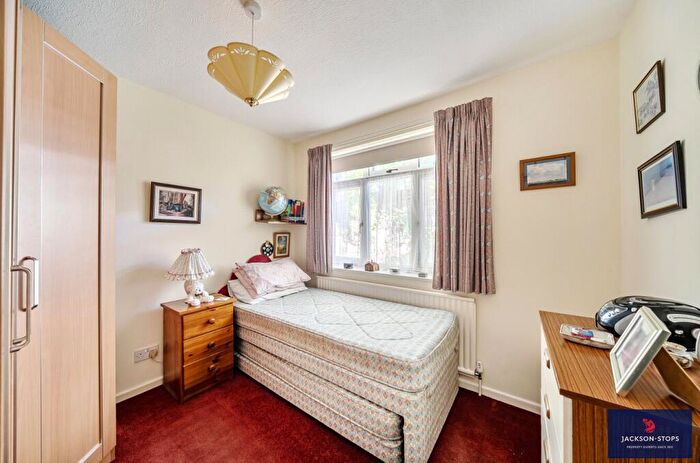 2 Bedroom Bungalow For Sale In Dene Close, Woburn Sands, Milton Keynes, Bedfordshire, MK17