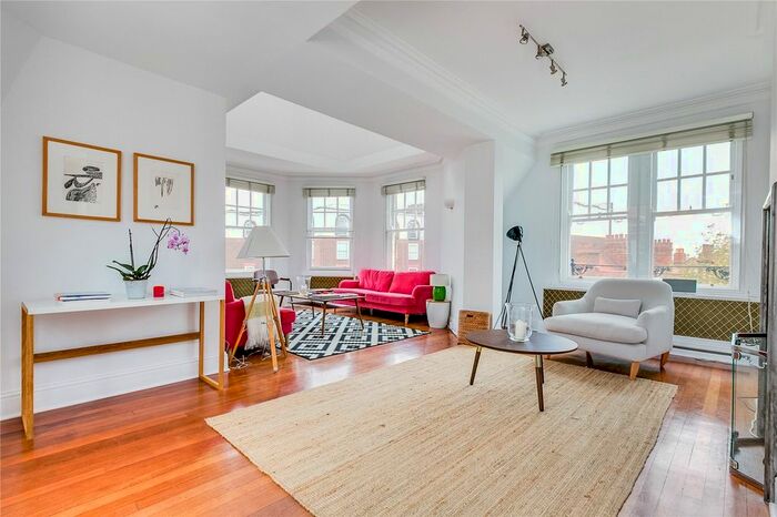 4 Bedroom Flat To Rent In Fitzjames Avenue, London W14