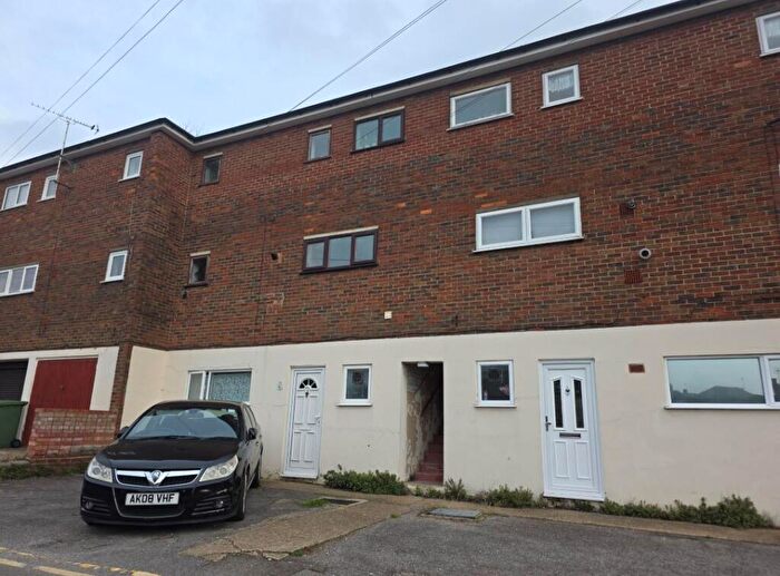 Flat For Sale In West Lodge, Dell Road, Grays, Essex, RM17