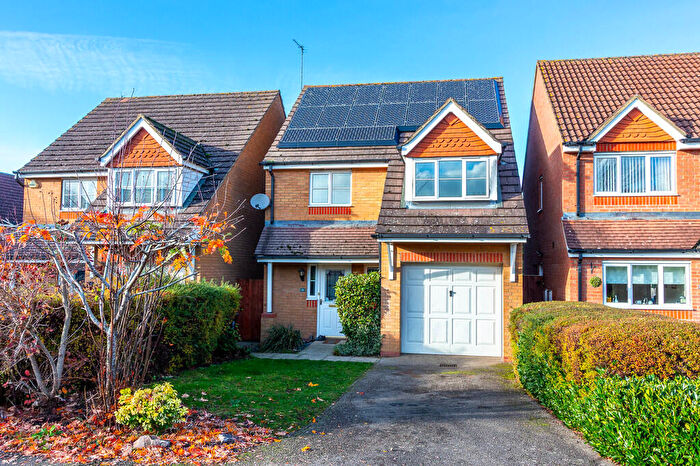 3 Bedroom Detached House To Rent In Birkdale Drive, Rushden, NN10