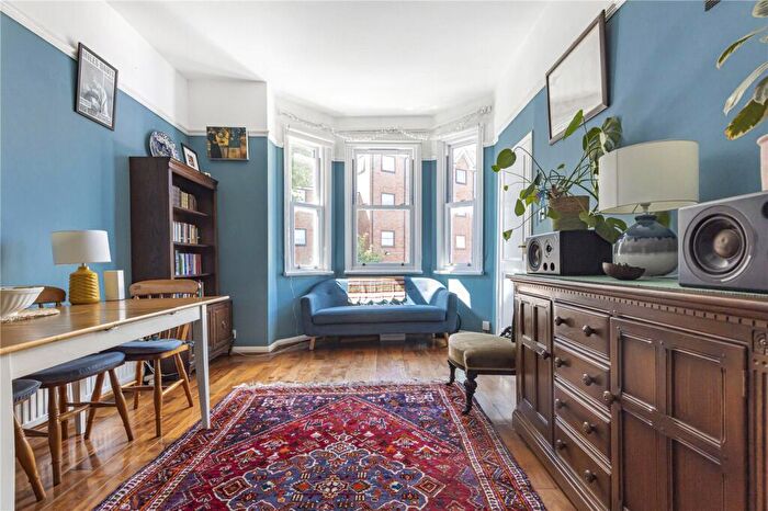 3 Bedroom Duplex For Sale In Thornlaw Road, London, SE27