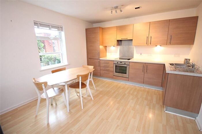 2 Bedroom Flat To Rent In The Boulevard, Manchester, Greater Manchester, M20
