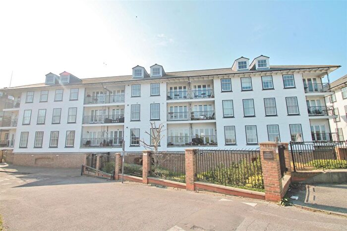 2 Bedroom Flat To Rent In Heritage Quay, Commercial Place, Gravesend, DA12