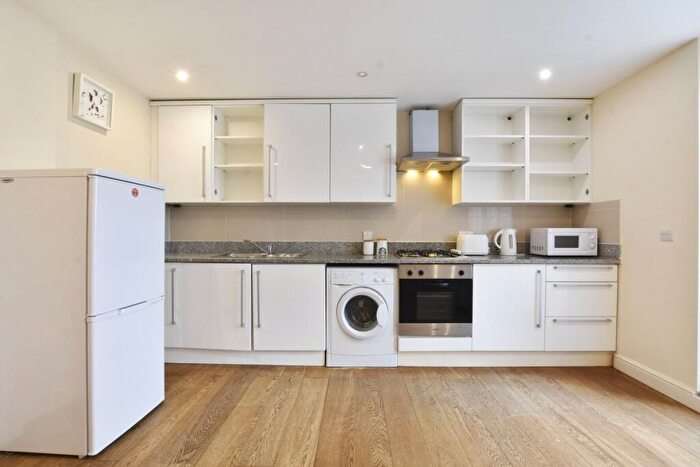 2 Bedroom Flat To Rent In High Street London, N8