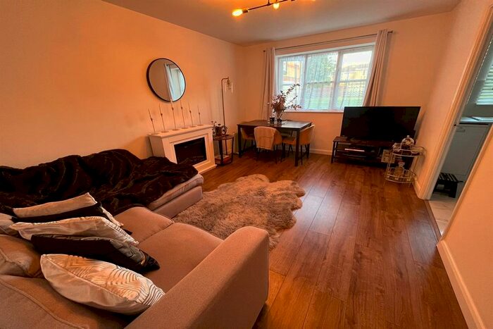 1 Bedroom Flat To Rent In Dundas Mews, Enfield, EN3