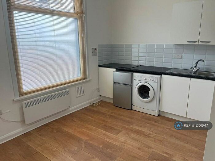 Studio To Rent In Stratford, London, E15