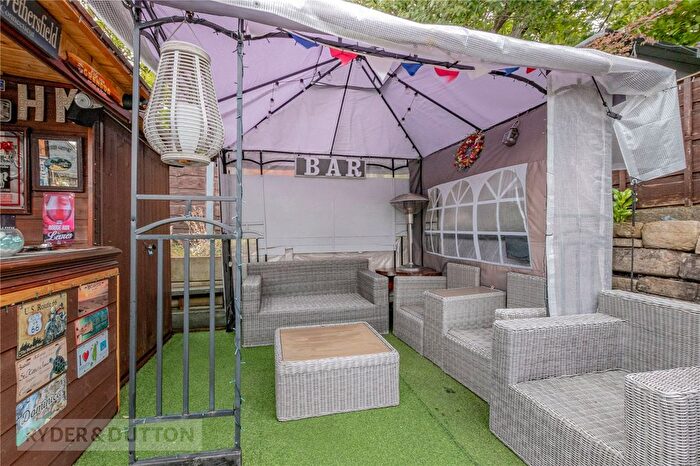 3 Bedroom End Terrace House For Sale In Ivy Green Drive, Springhead, Saddleworth, OL4