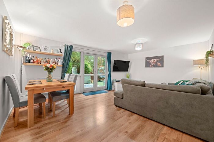 2 Bedroom Flat For Sale In Millers Thumb, Freeborn Way, Bracknell, Berkshire, RG12