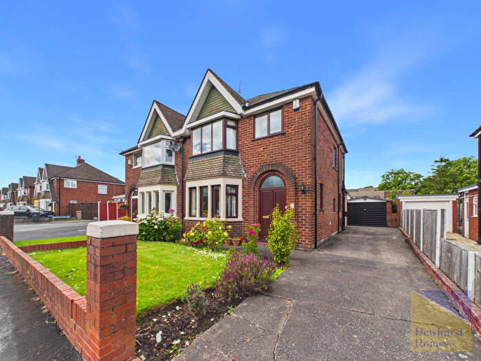 3 Bedroom Semi-Detached House For Sale In Moorhey Drive, Penwortham, PR1