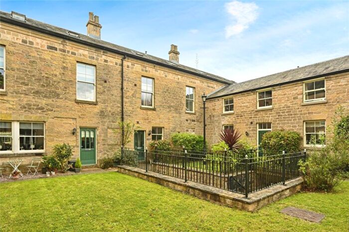 3 Bedroom Mews For Sale In Berry Hill Lane, Mansfield, Nottinghamshire, NG18
