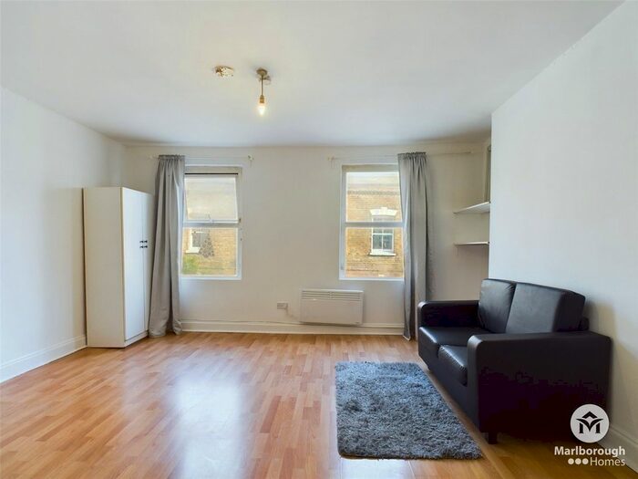 Studio To Rent In Bradbury Street, Dalston, London, N16