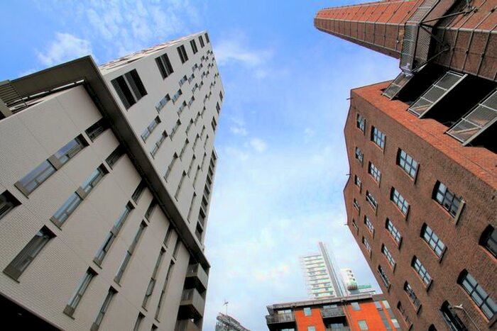 2 Bedroom Flat To Rent In Cambridge Street, Manchester, M1