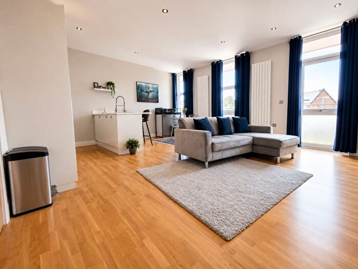 2 Bedroom Flat For Sale In Riverside House, Furlong Road, Bourne End, SL8
