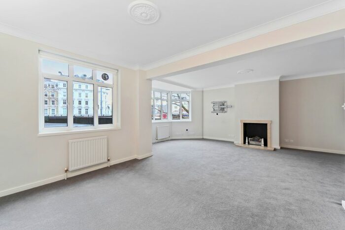 2 Bedroom Flat To Rent In Melton Court, South Kensington, London, SW7
