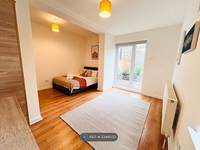 1 Bedroom Flat To Rent In Shaftesbury Road, London, N19