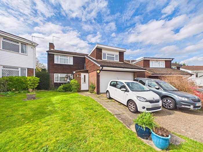 4 Bedroom Detached House For Sale In Ridge Langley, South Croydon, CR2