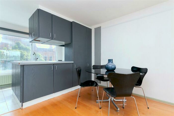2 Bedroom Flat To Rent In Upper Street, Islington, N1