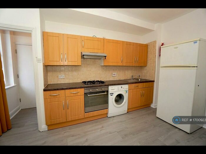 2 Bedroom Flat To Rent In Essex Road, London, N1