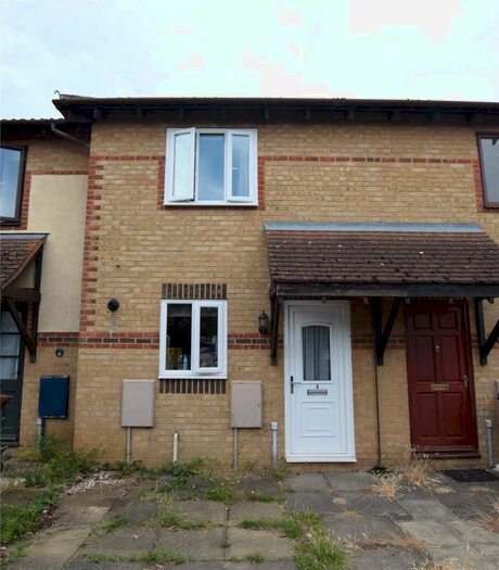 2 Bedroom Terraced House To Rent In Cypress Gardens, Bicester, Oxfordshire, OX26