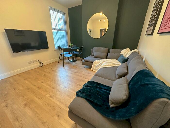 5 Bedroom House To Rent In Jubilee Drive, L7