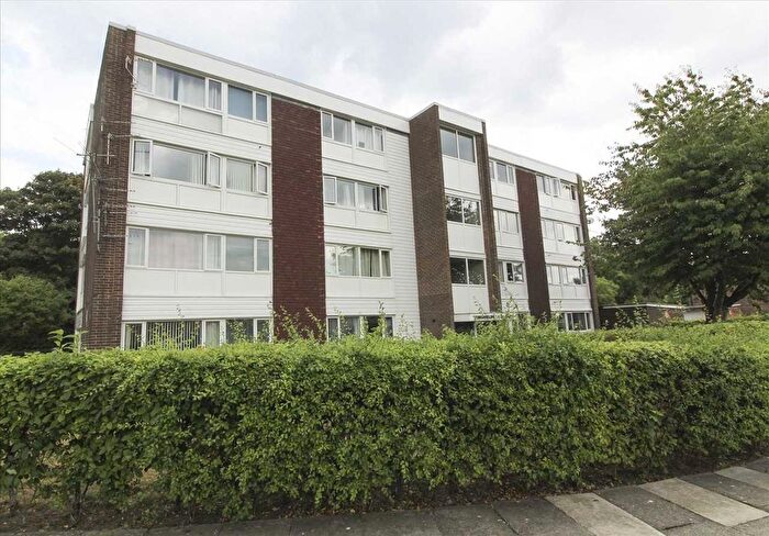 2 Bedroom Flat For Sale In Winshields, Collingwood Chase, Cramlington, NE23